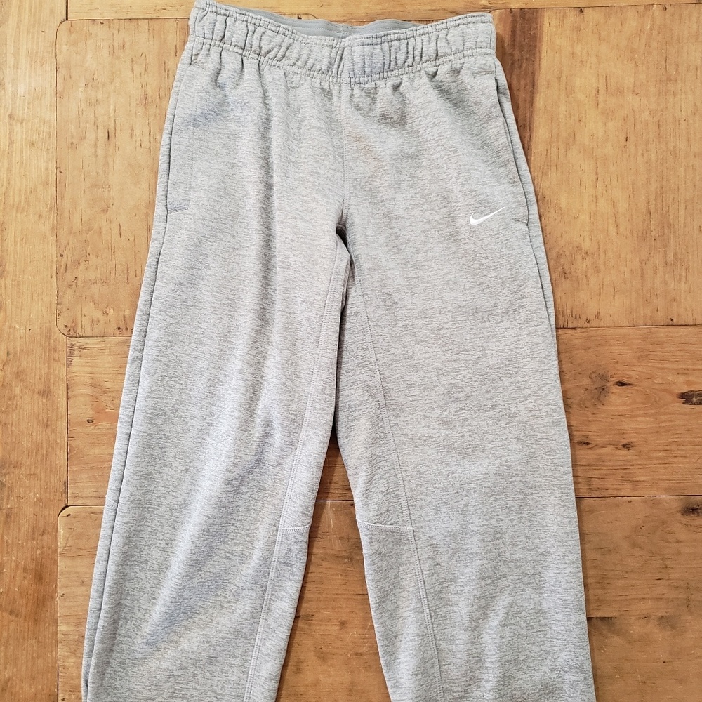 Nike therma-fit sweatpants